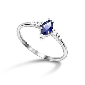Anel Solitário de Ouro Branco 18k com Safira e Diamantes