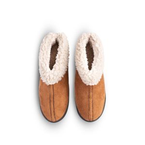 Pantufa unissex forrada em pelo e sola antiderrapante 01