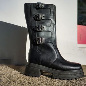 Bota Coturno Couro Cano Alto 4 Fivelas Preto