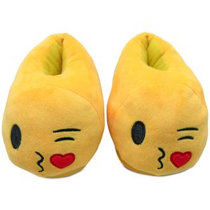 Pantufa Infantil Emoji Beijo Europa