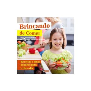 BRINCANDO DE COMER