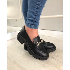 MOCASSIM QUIZ PRETO COM FIVELA DOURADA