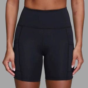 Bermuda New Balance Fem Sleek 6 Pto Bk